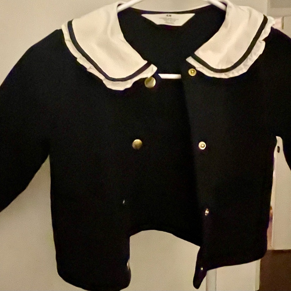 H&M Kids lightweight black jacket with contrasting collar.